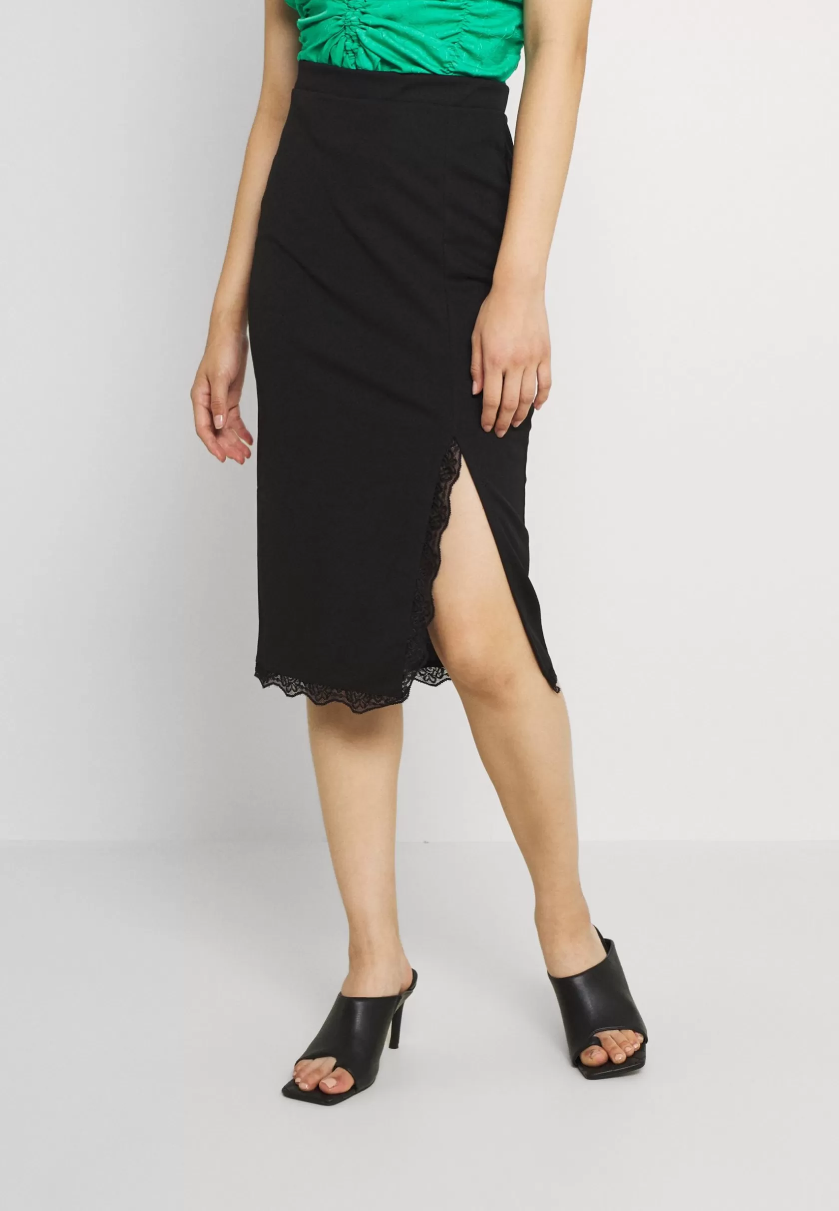 Skirt^Wal G Kammi Midi Skrt – Pencil Skirt . Closeout Sale